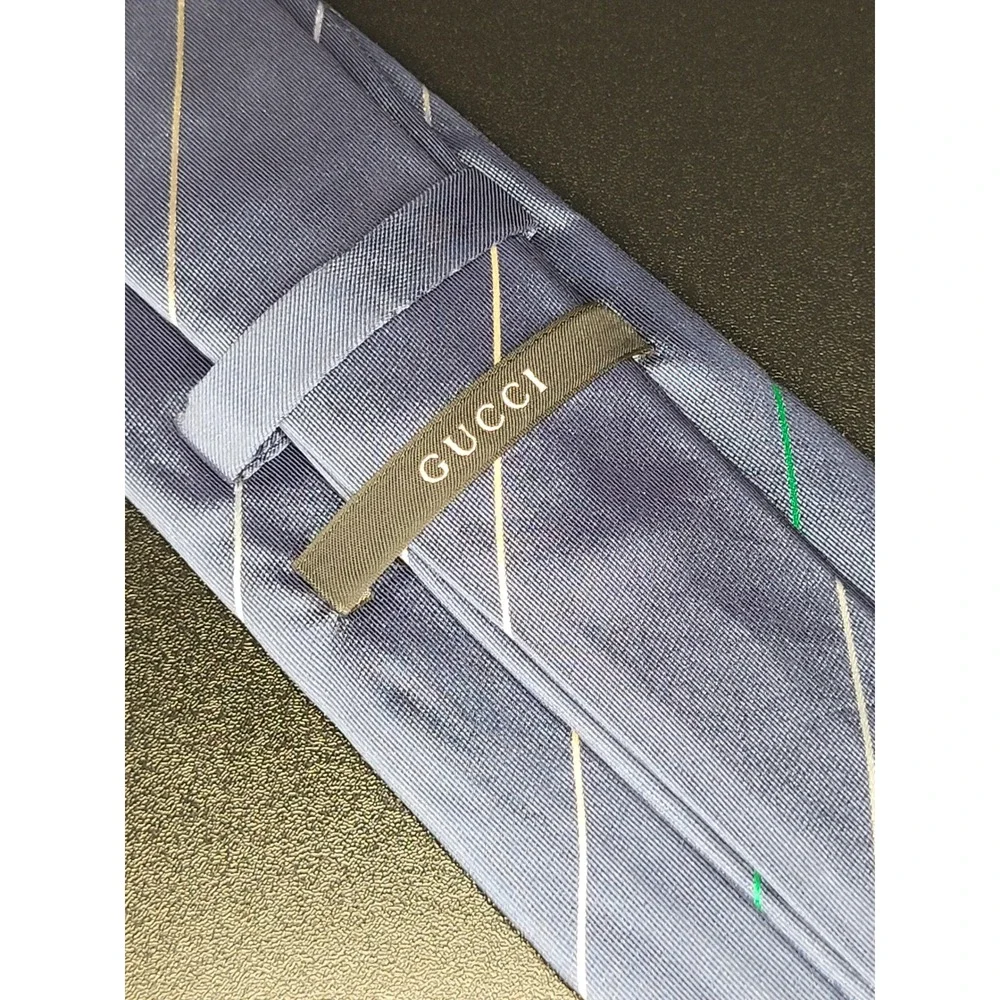 Gucci Necktie Blue Diagonal Stripe 100% Silk Crest Logo Made in Italy Excellent